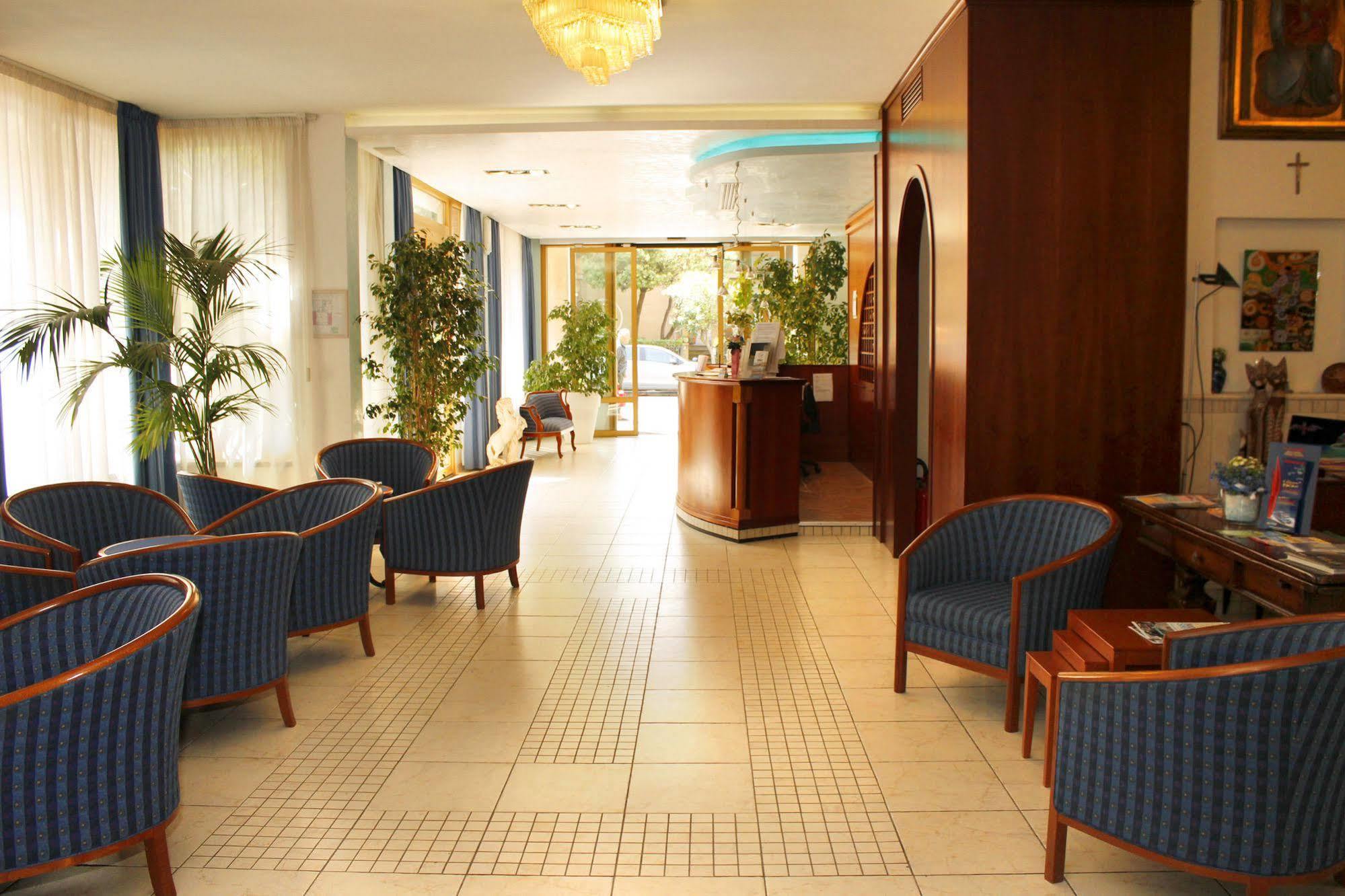 Hotel Ariston Marina di Grosseto Extérieur photo